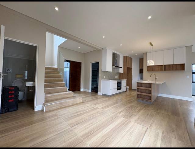 3 BEDROOM HOUSE FOR SALE IN SANDOWN